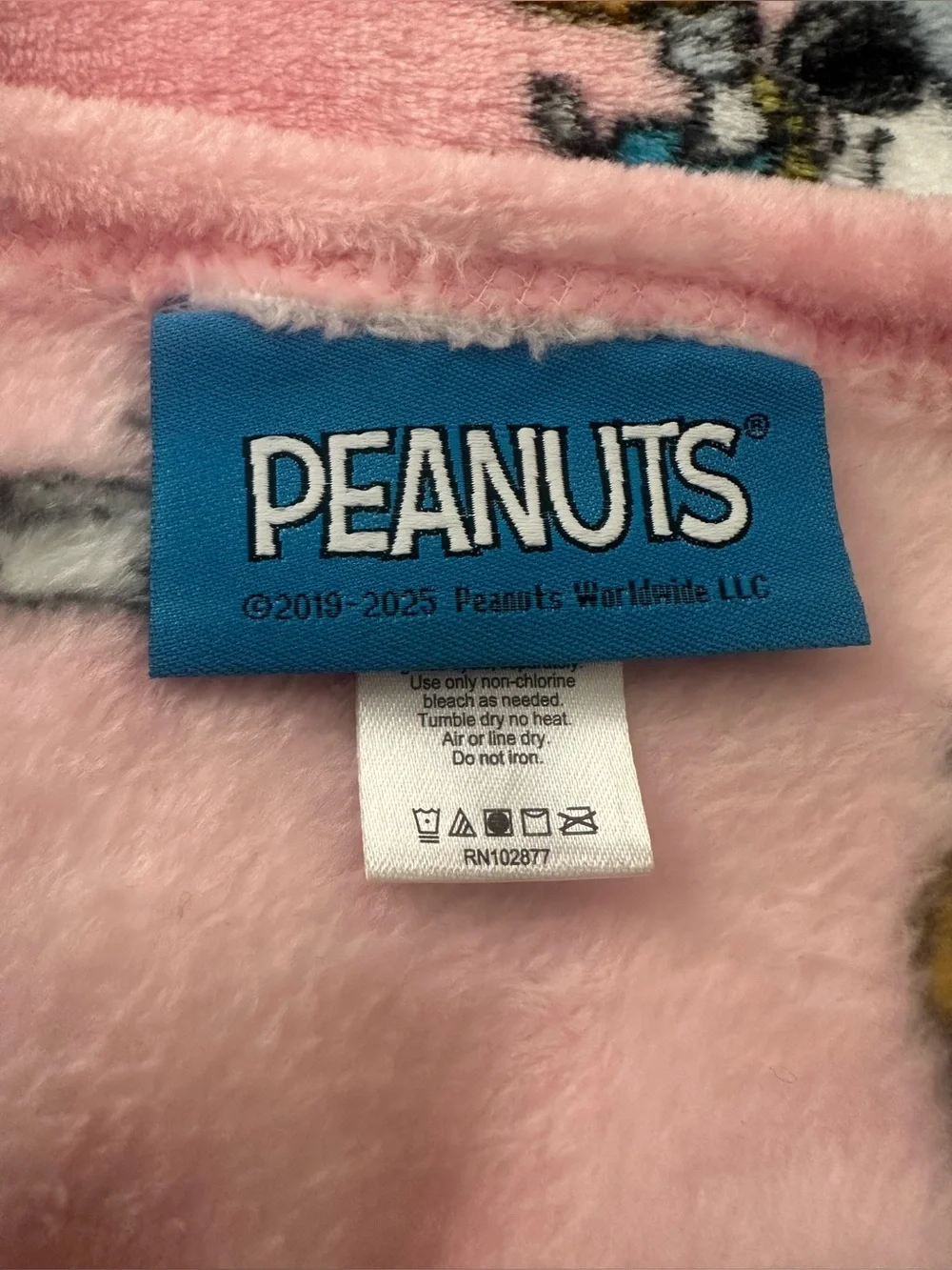 Peanuts Snoopy Halloween Throw Blanket Pink Berkshire 50x70 Woodstock Charlie